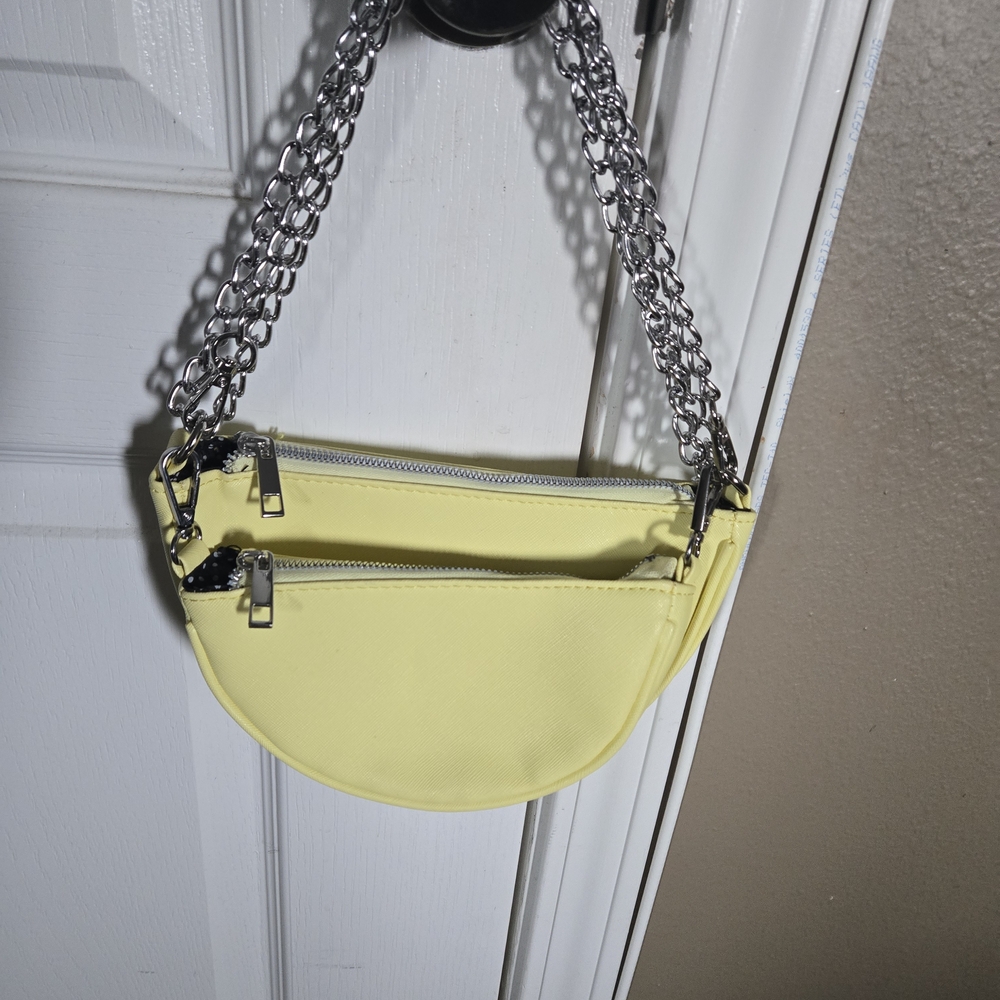 Chic Yellow Crossbody Bag with Silver Chain
